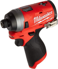 美國Milwaukee M12 FUEL 12V鋰離子無刷無線鎚鑽和衝擊起子組合套件,含電池2.0+4.0和袋子(團購價) MILWAUKEE美沃奇(美行)